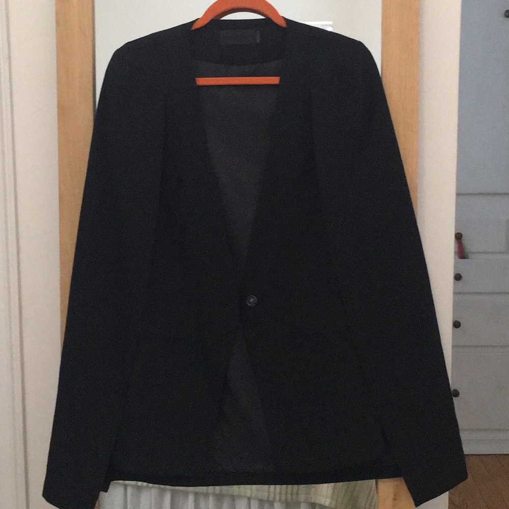 BLaque Label Cape